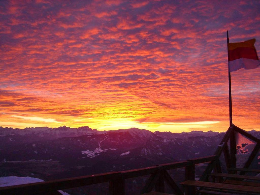 Alpinhotel Pacheiner Treffen Extérieur photo